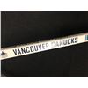Image 7 : VANCOUVER CANUCKS TEAM SIGNED HOCKEY STICK (WILLIE MITCHELL, DANIEL & HENRIK SEDIN & MORE)
