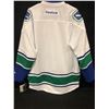 Image 7 : VANCOUVER CANUCKS HOCKEY JERSEY SIGNED BY 25 ( BOESER, HORVAT, SEDINS)