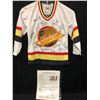 Image 1 : 1992 TEAM SIGNED CANUCKS JERSEY ( LINDEN. MCLEAN, GRAVES,....)