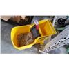 Image 1 : RUBBERMAID MOP BUCKET W/RINGER