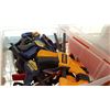 Image 2 : CASE OF SMALL CLAMPS