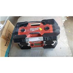 MILWAUKEE JOBSITE RADIO TESTED AND WORKING