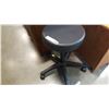Image 2 : ROLLING STOOL