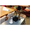 Image 2 : TABLE LAMP AND 2 DESK LAMPS