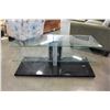 Image 2 : 3 TIER GLASS ENTERTAINMENT STAND