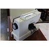 Image 2 : SINGER MODEL 6251 SEWING MACHINE