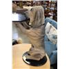 Image 2 : DOG BUTLER STAND