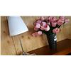 Image 3 : TABLE LAMP AND ARTIFICIAL FLOWERS