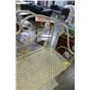 Image 3 : METAL FOLDING SHELF