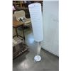 Image 2 : 2 FLOOR LAMPS