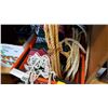 Image 2 : WOOL BLANKETS AND ROPE