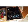 Image 1 : BOX OF SUNGLASSES