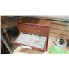 Image 3 : JEWELERY BOX WITH CONTENTS