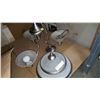 Image 2 : CHANDELIER AND CEILING LIGHT