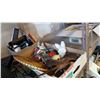 Image 1 : 2 BOXES OF ESTATE GOODS