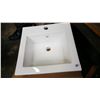 Image 1 : PORCELAIN SINK