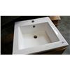 Image 2 : PORCELAIN SINK