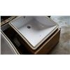 Image 2 : PORCELAIN SINK