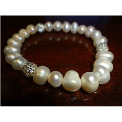Fresh water pearl braclet with Swarvarski Stones