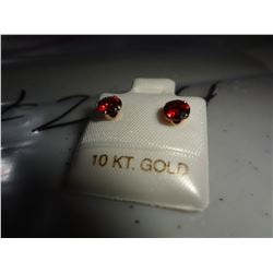 10 k gold garnet ear ring