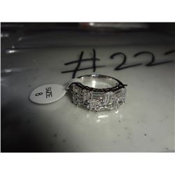 Ladies size 8 Ring