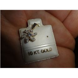 10 Kt Gold Flower Pendant