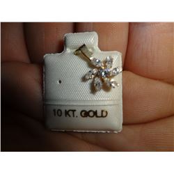 10k Gold Flower Pendant