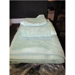 Set of New Bathroom Towels /  Bath Towel - Med Towel & Facecloth