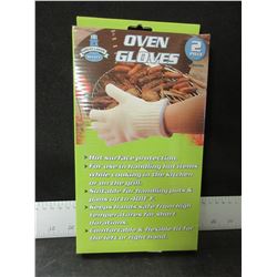 New Pair of Oven Gloves / Excellent for BBQ or Camping