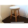 Image 1 : Small Padded Stool