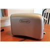 Image 2 : DeLonghi Toaster