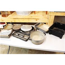 Lot of Misc (Pans, Trays Etc)