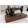 Image 1 : Vintage PFAF Sewing Machine