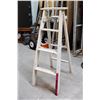 Image 1 : 4 Step Wooden Ladder (44.5")