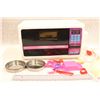Image 2 : Vintage Easy Bake Oven w/Accesories