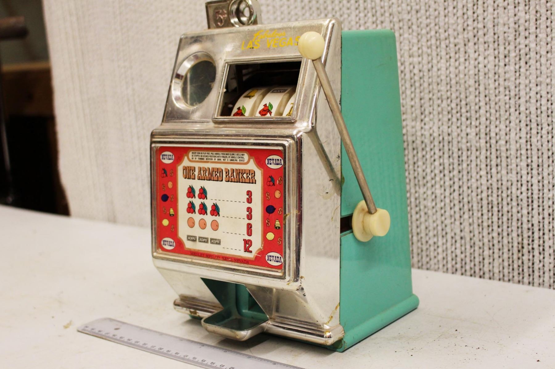 Vintage "Fabulous Las Vegas" Toy Slot Machine