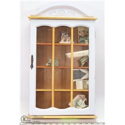WALL DISPLAY CABINET WITH MANY PORCELAIN