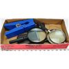 Image 1 : OFFICE LOT OF 3 MAGNIFYING GLASSES, 2 CALCULATORS