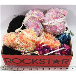 FLAT OF SMALL FLUFFY FASHION PURSES