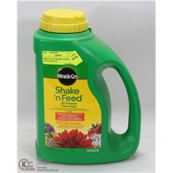 MIRACLE GRO SHAKE N FEED 12-4-8 FERTILIZER 8 LB