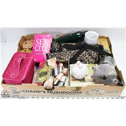 FLAT OF WOMEN  ITEMS AND  COLLECTION