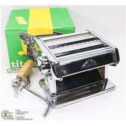 ITALIAN MADE TITANIA NOODLE/PASTA MAKER.