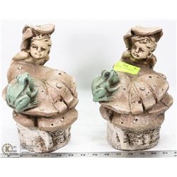 PAIR OF GARDEN ORNAMENTS