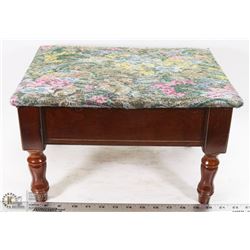 VINTAGE WOODEN STOOL