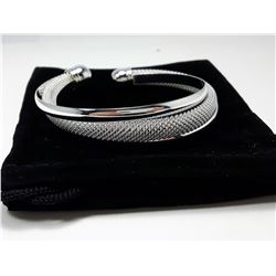9 - SILVER TONE MESH BANGLE STYLE
