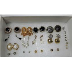 12 - LOT OF 17 PAIRS OF FASHION STUD