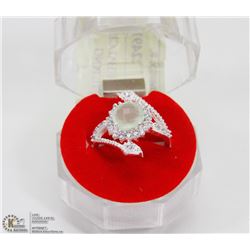 #13-GREEN CHALCEDONY &CZ  GEMSTONE RING