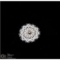 STERLING SILVER FILIGREE FLOWER PENDANT.