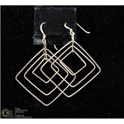 STERLING SILVER GEOMETRIC EARRINGS.
