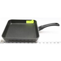 STARFRIT 10" CAST ALUMINUM SQUARE FRY PAN